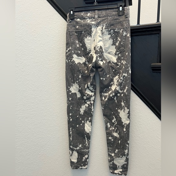 NWT Zara Basic Bleached Out Body Shaping Gray Jeans - Picture 6 of 9